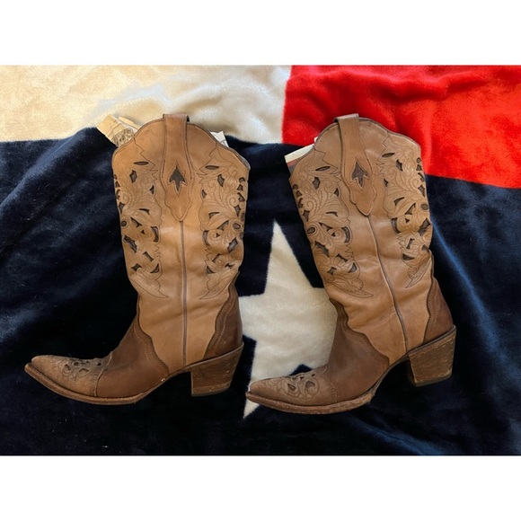 Corral Vintage Boots - Picture 1 of 3